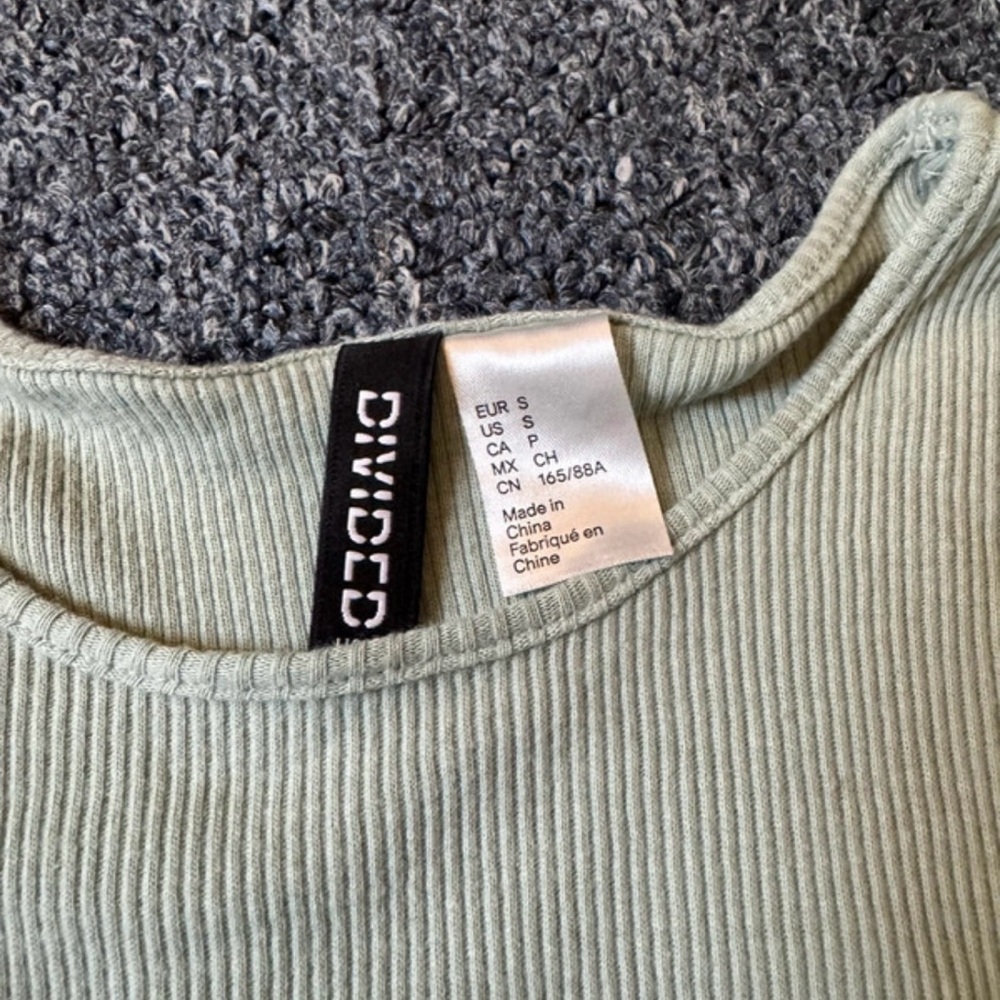 H&M Scrunched Cropped Top - Picture 2 of 4